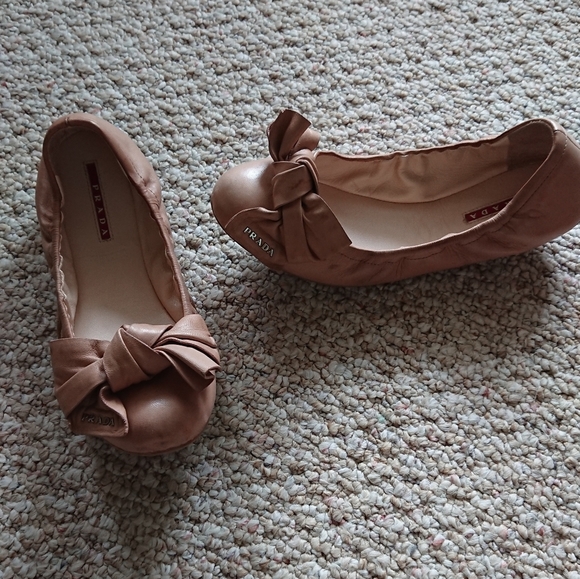 Prada Leather Logo sweet Bow Scrunch Ballet‎ Flat - in light pink - Picture 12 of 14